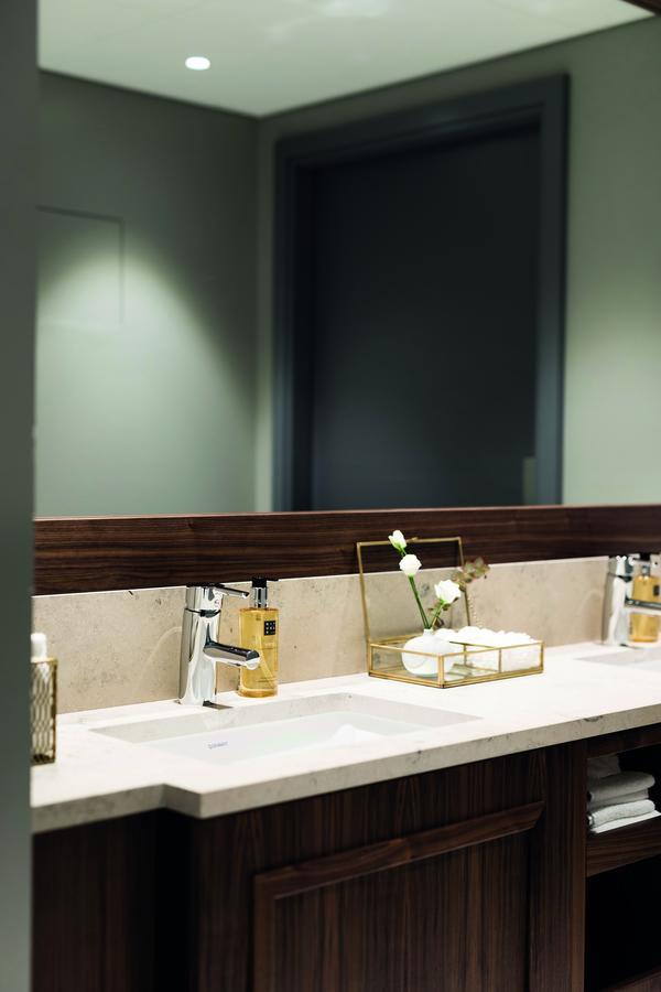 Elite Carolina Tower Hotel Solna