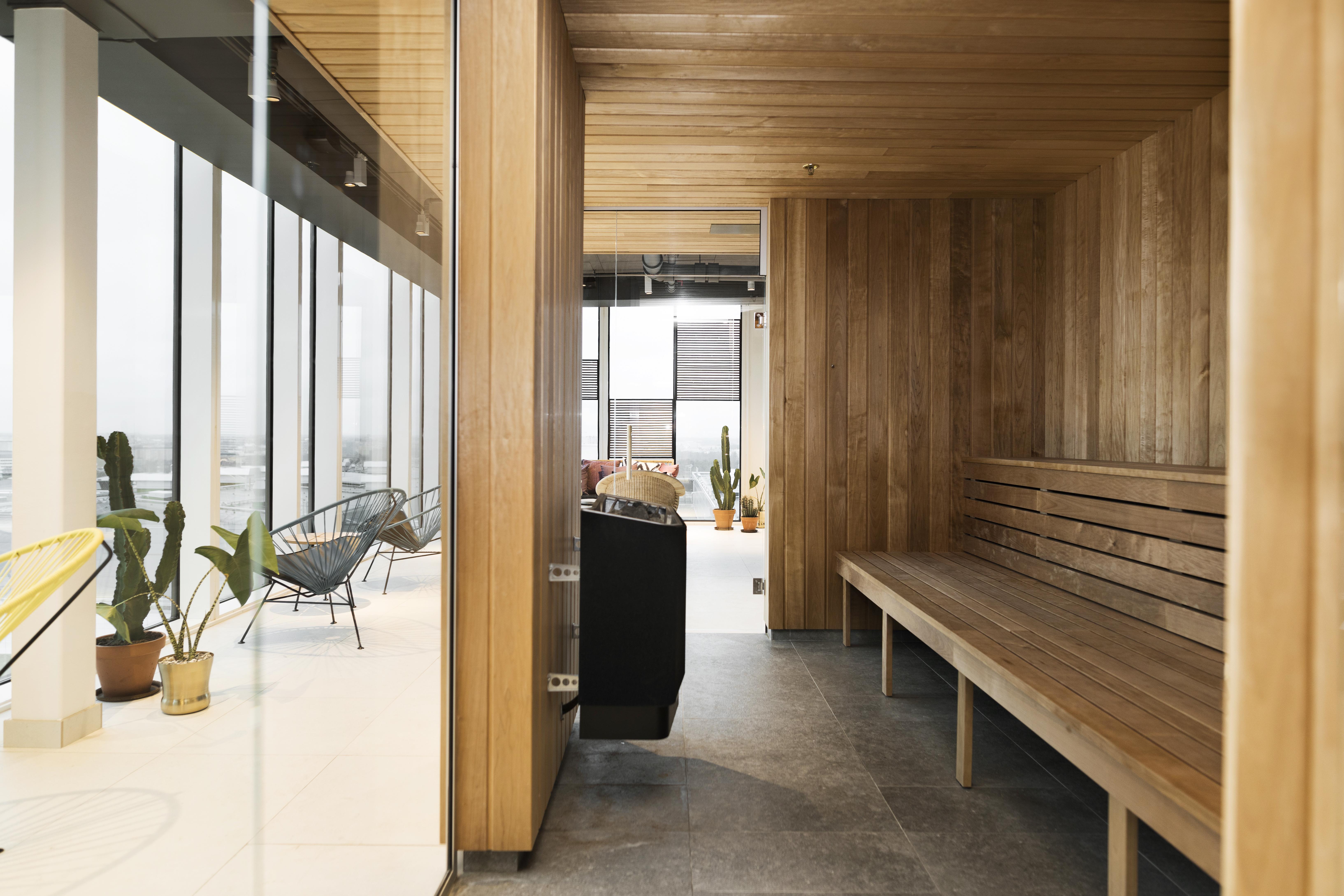 Elite Carolina Tower Hotell 4*